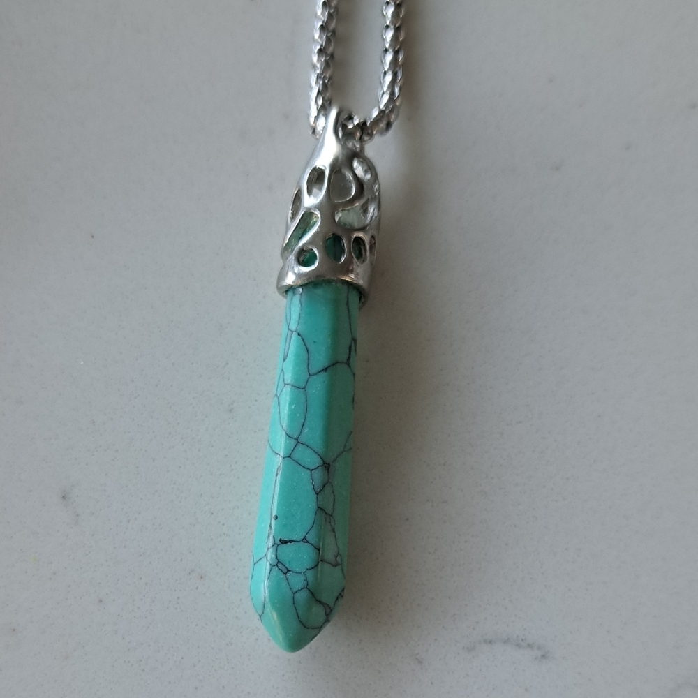 Howlite Stone Pendant on Silver Chain, NWOT